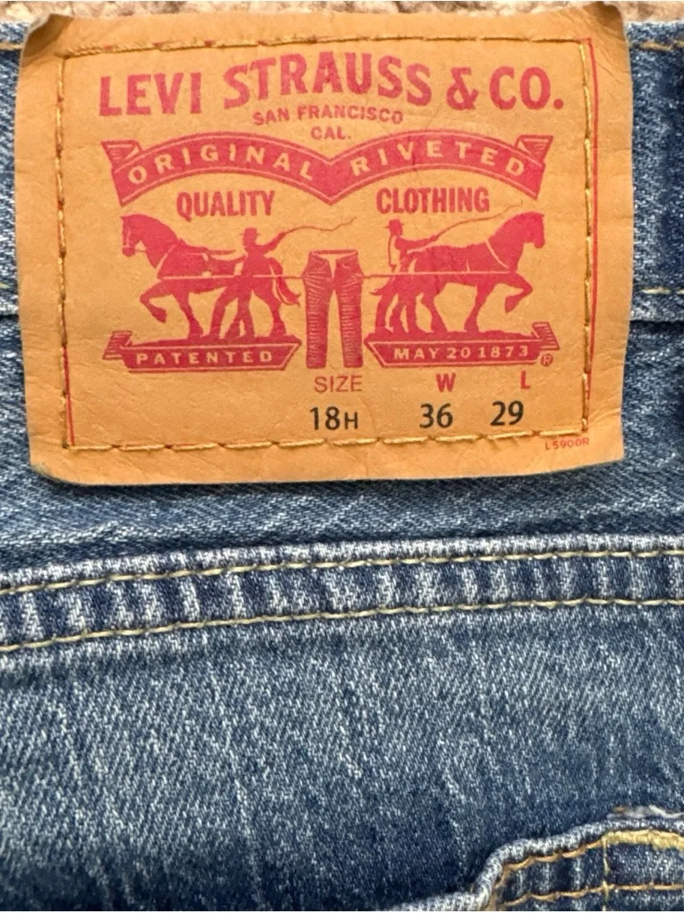 Levis slim cut